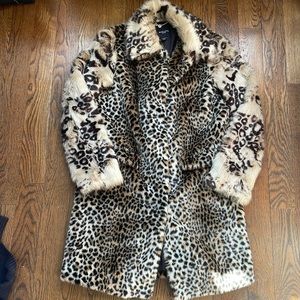 NWOT stunning leopard faux fur coat by Marciano Guess size 2